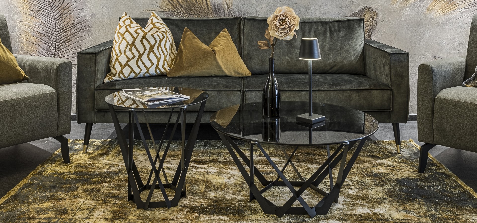 Eingangsbereich Hotel Sole Elegante Lounge im Boutique Hotel Sole in Sterzing mit stilvollen Möbeln, gemütlicher Atmosphäre und edlen Akzenten für entspannte Momente.